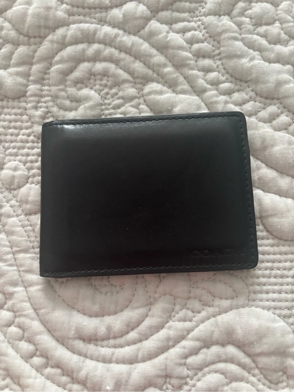 Coach Men's Black Bifold Wallet w/ ID Photo Window, Credit Card Slots Coach Logo